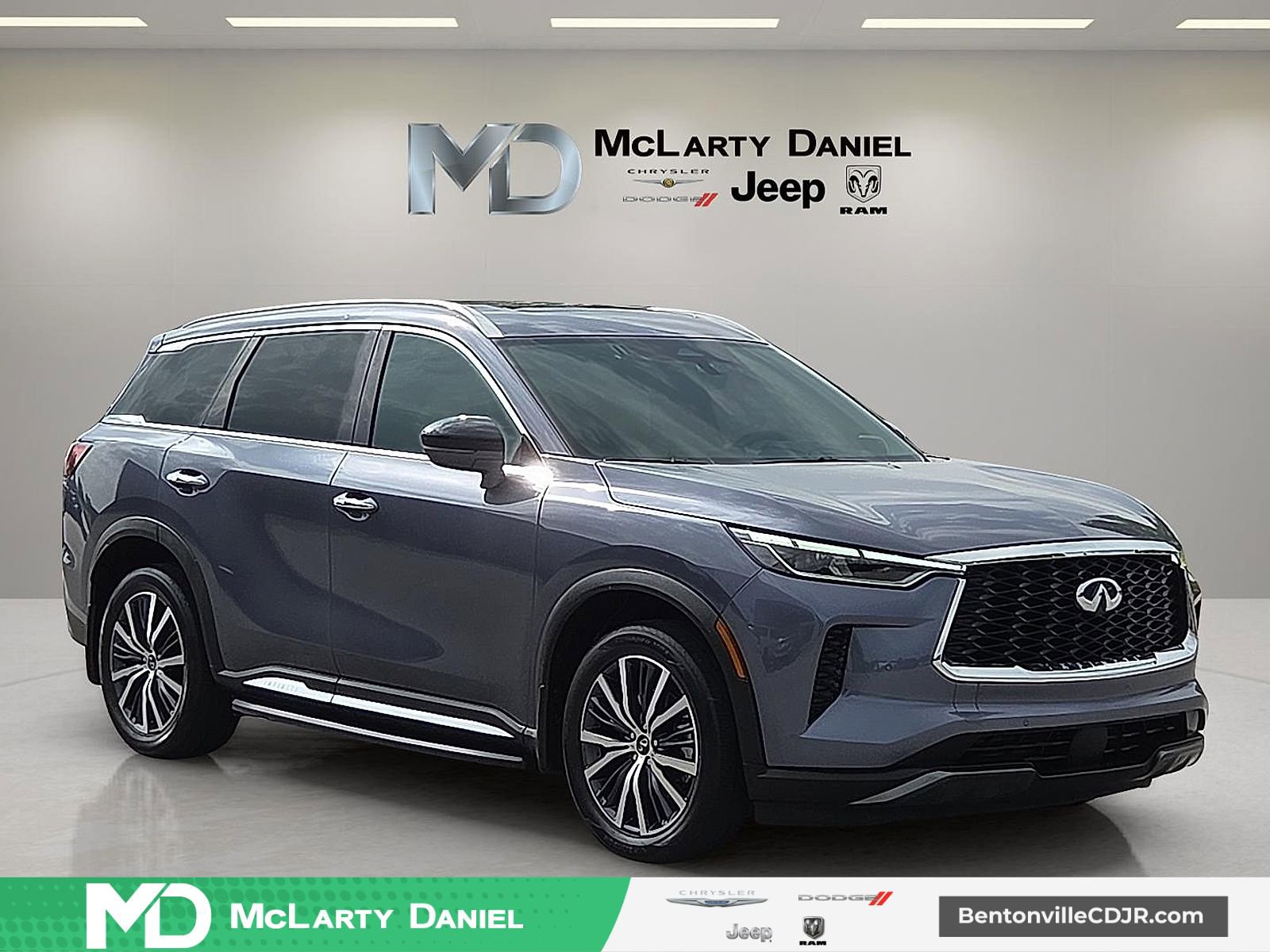 Used 2025 INFINITI QX60 Sensory w/ Vision Package AWD/4WD image 1