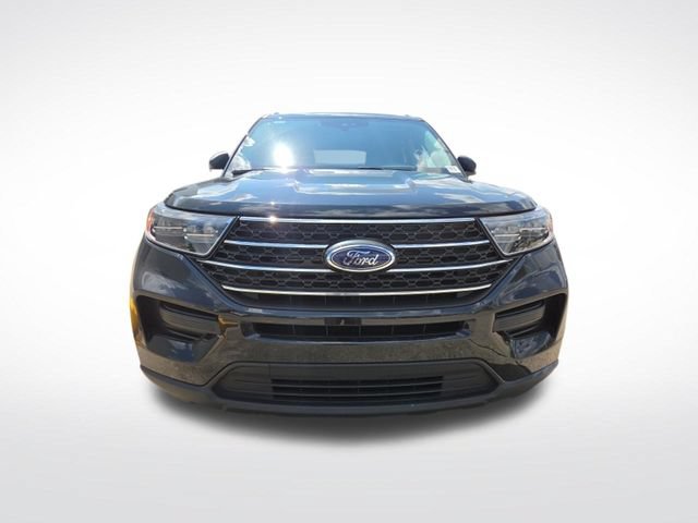 Used 2024 Ford Explorer XLT RWD image 2