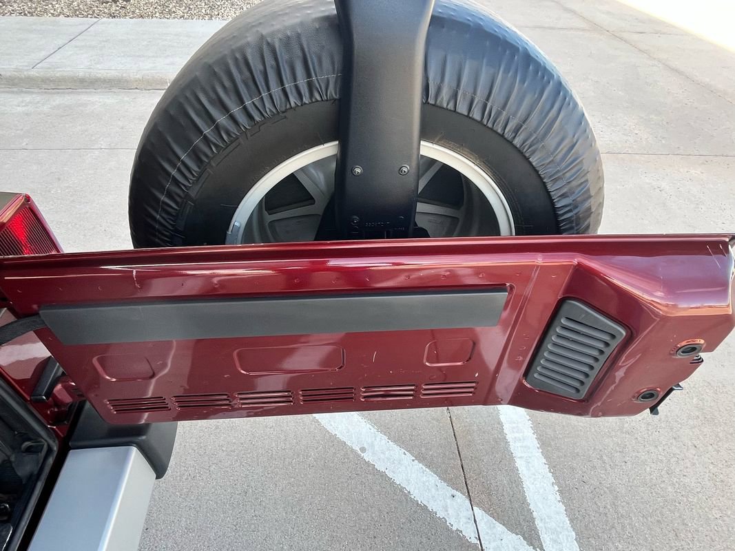 Used 2010 Jeep Wrangler Unlimited Sahara w/ Dual Top Group image 17