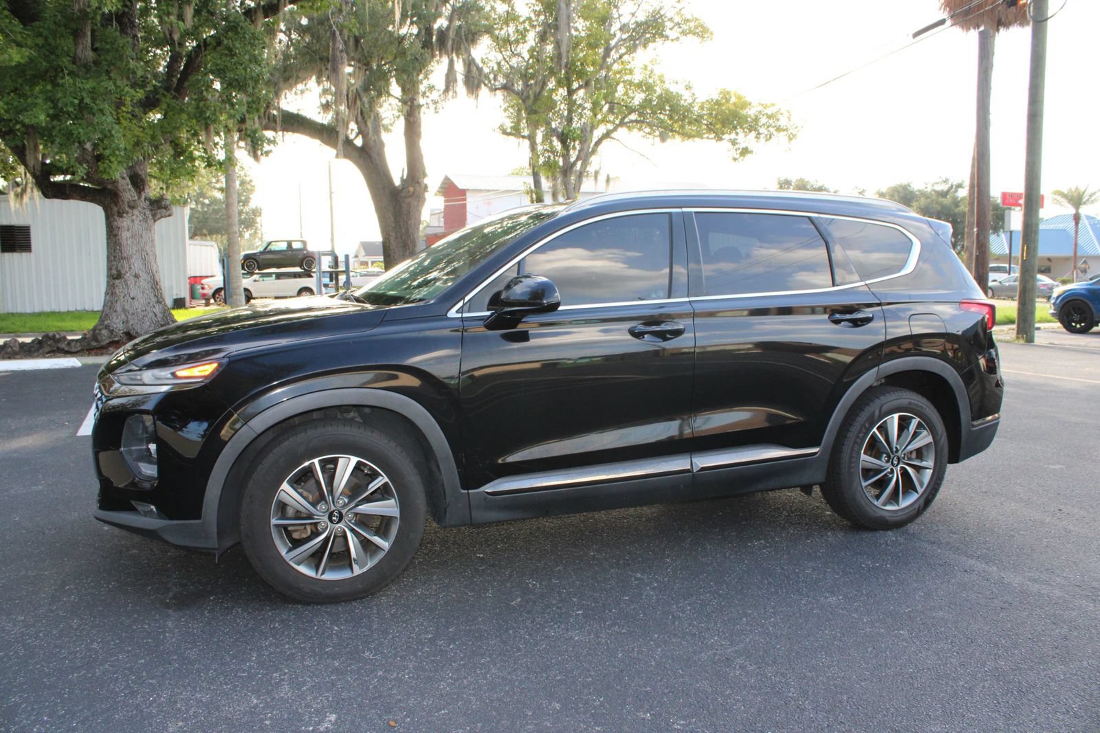 Used 2019 Hyundai Santa Fe SEL FWD image 3