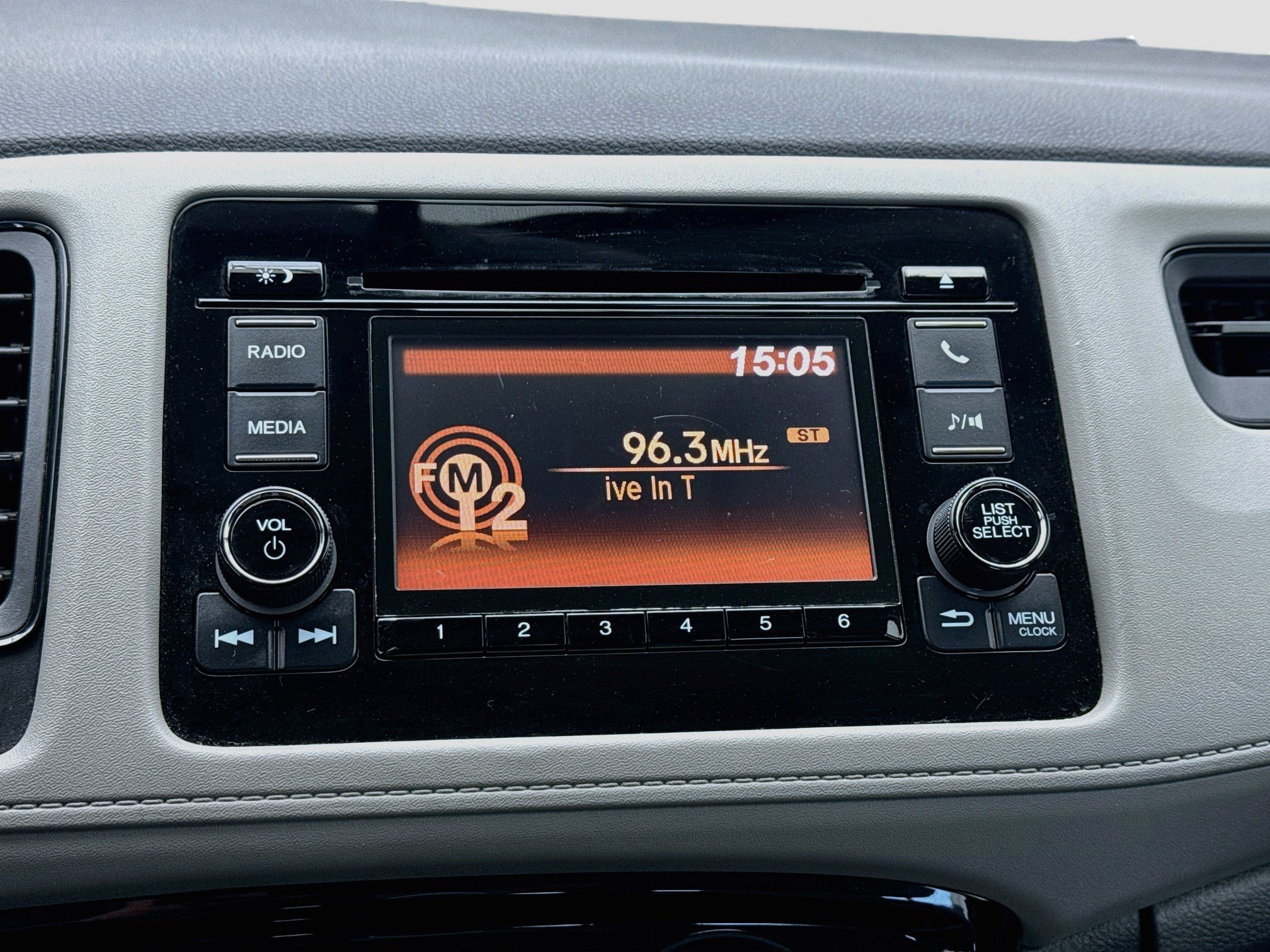 Used 2019 Honda HR-V LX image 11