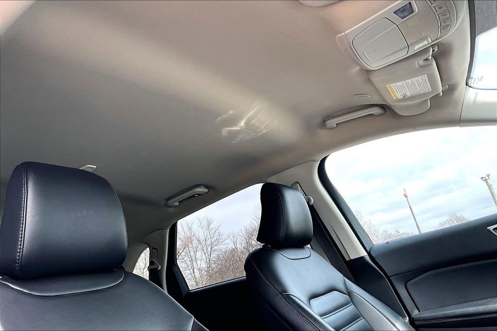 Used 2023 Ford Edge SEL image 21