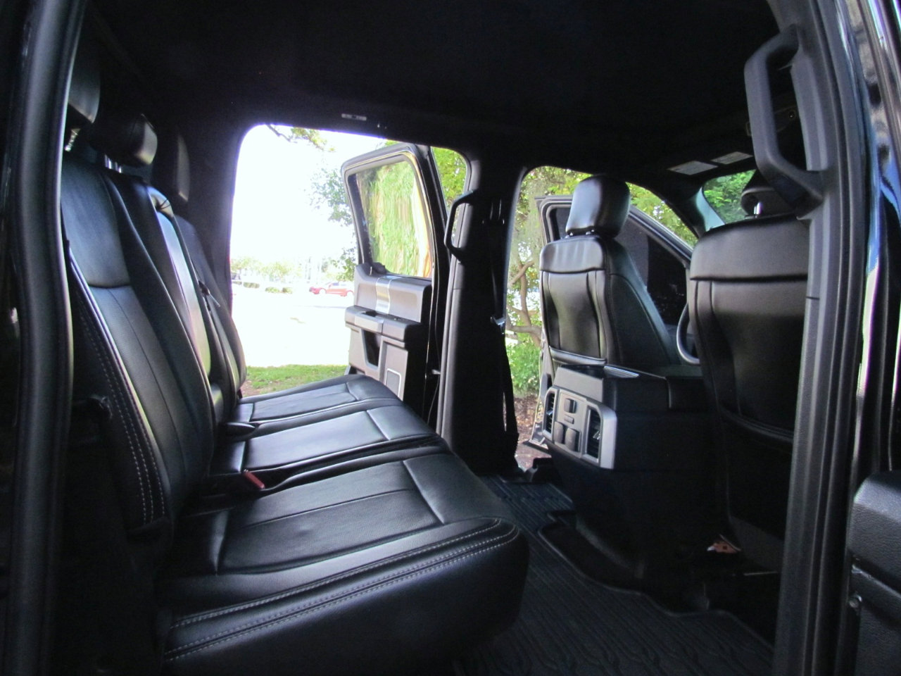 Used 2018 Ford F150 Lariat w/ Equipment Group 502A Luxury image 28