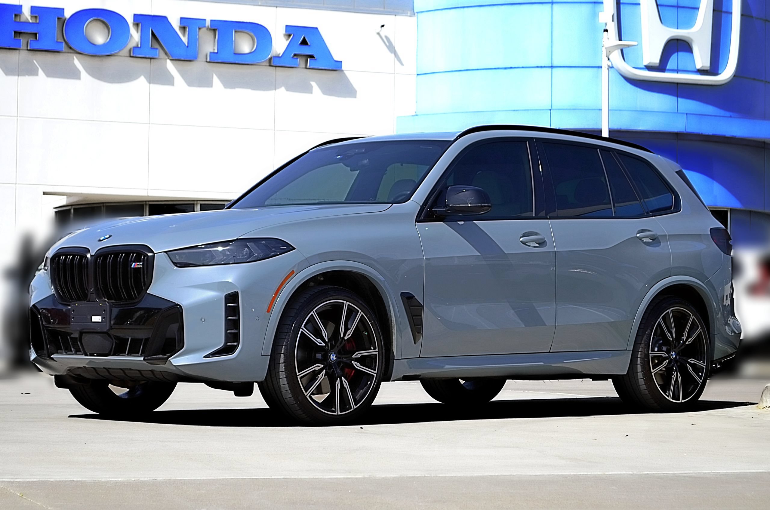 Used 2026 BMW X5 M60i AWD/4WD image 1