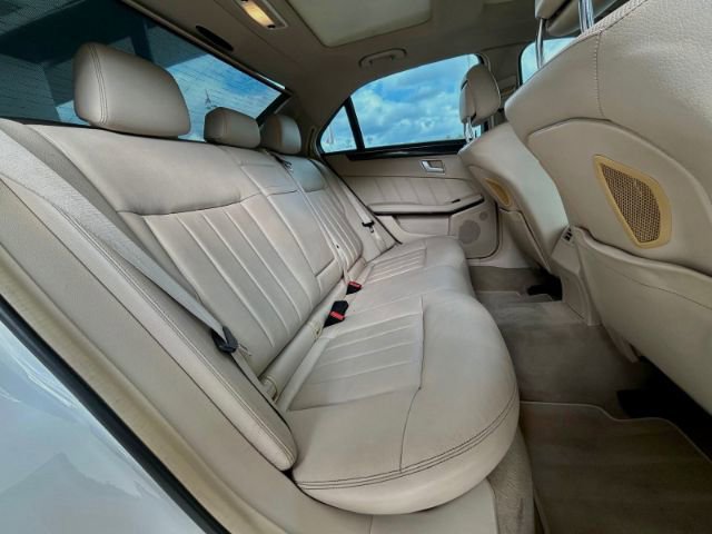 Used 2016 Mercedes-Benz E 400 Sedan w/ Lighting Package image 8