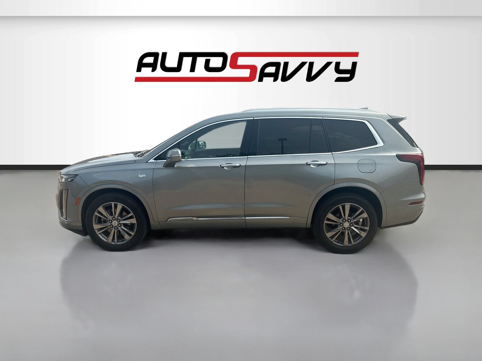 Used 2025 Cadillac XT6 Premium Luxury w/ LPO, Floor Liner Package AWD/4WD image 4