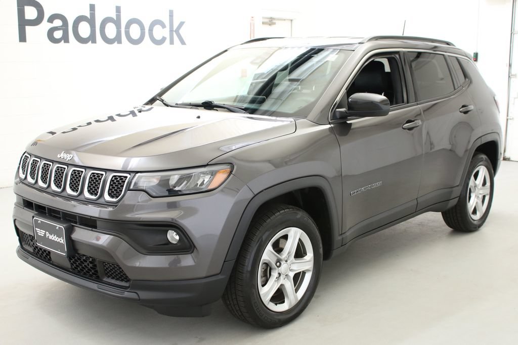Used 2023 Jeep Compass Latitude w/ Convenience Group AWD/4WD image 4