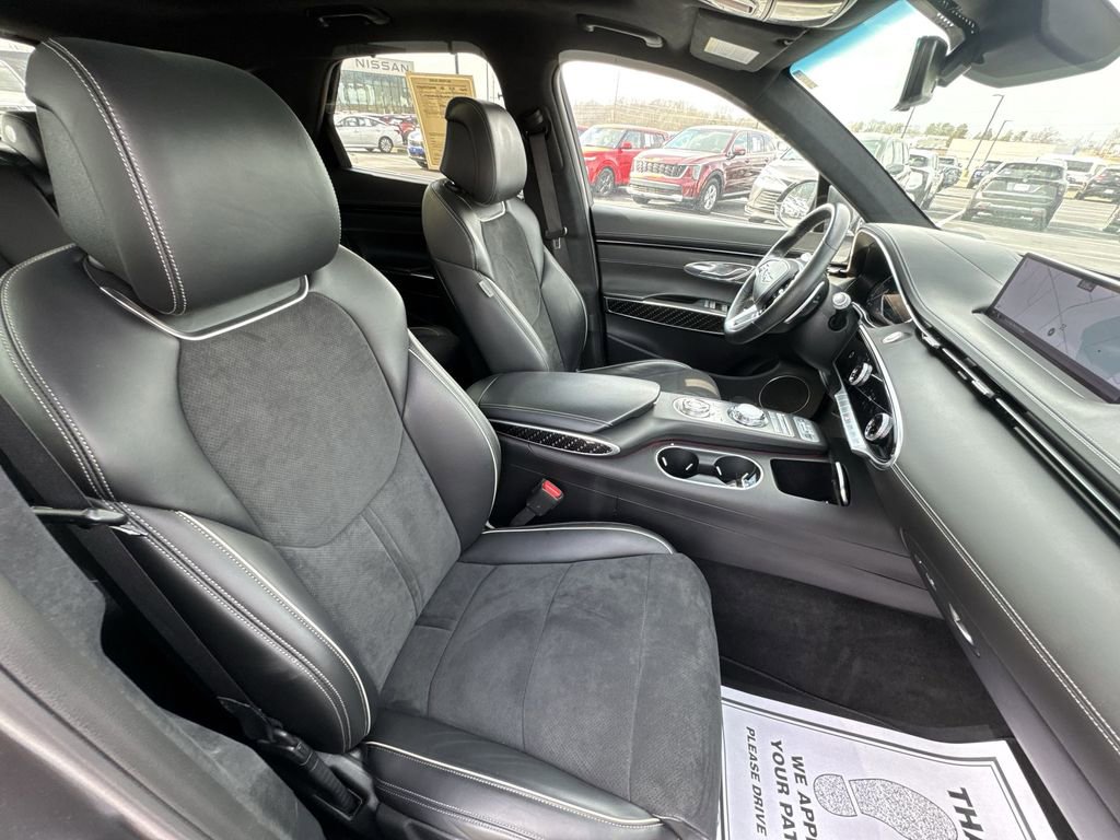 Used 2022 Genesis GV70 3.5T Sport w/ Sport Prestige Package image 25