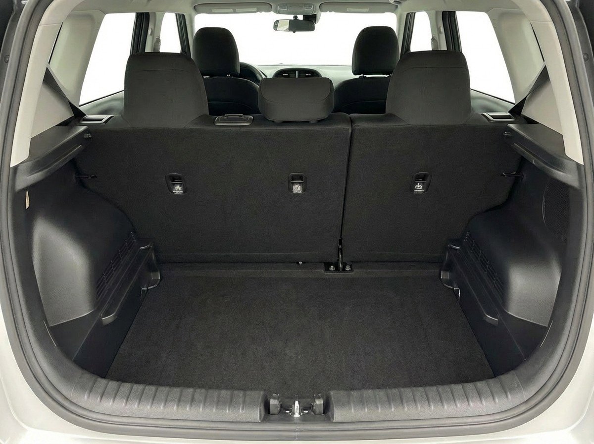 Used 2025 Kia Soul LX w/ LX Technology Package FWD image 23