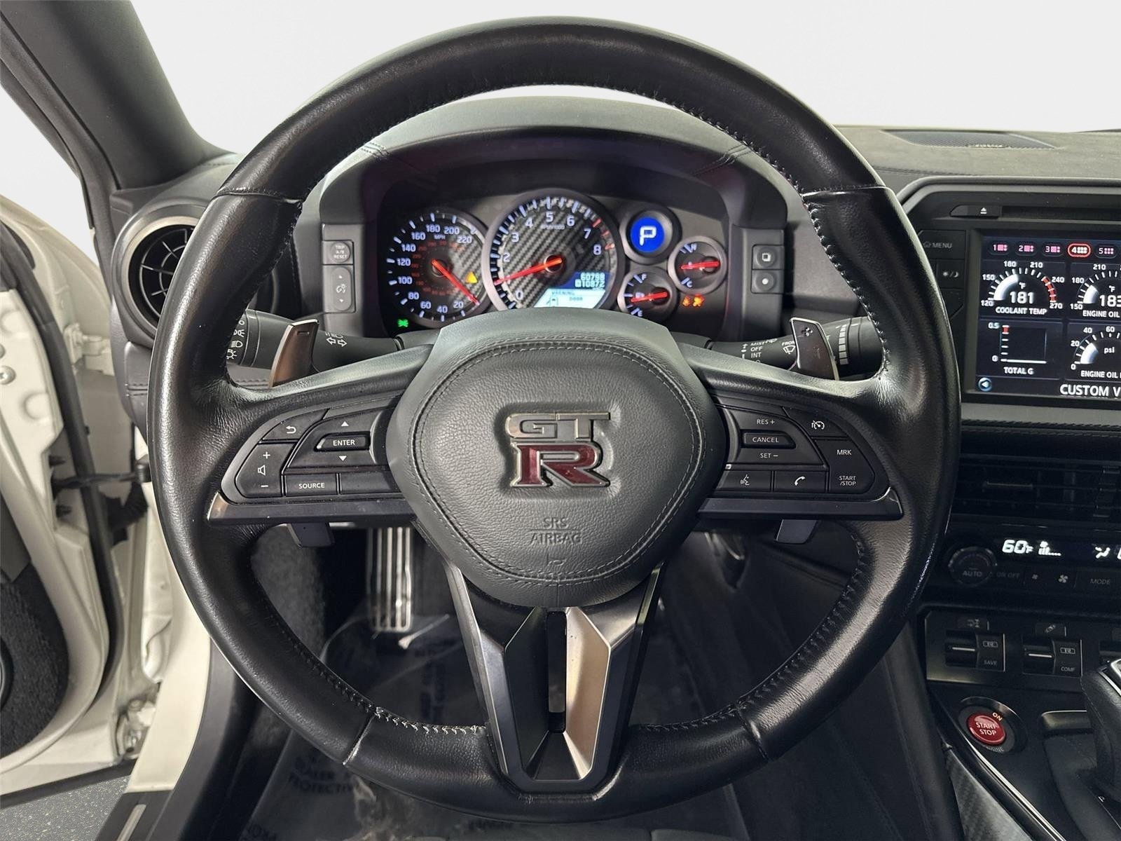 Used 2018 Nissan GT-R Premium image 14