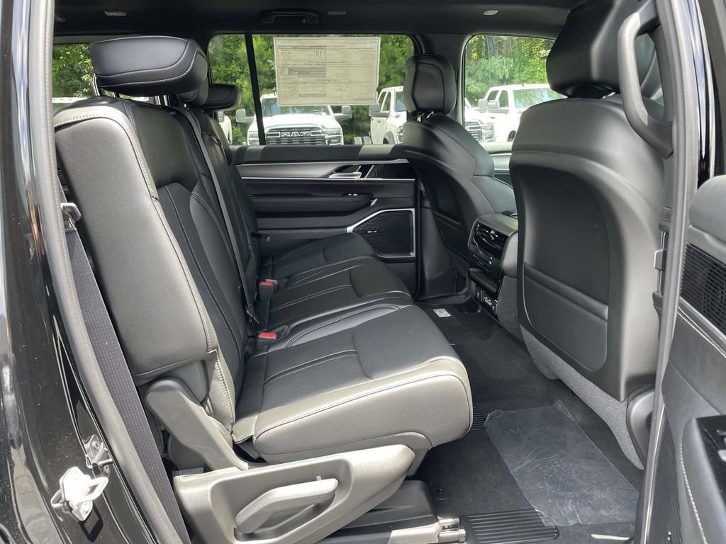New 2026 Jeep Grand Wagoneer 4WD image 18