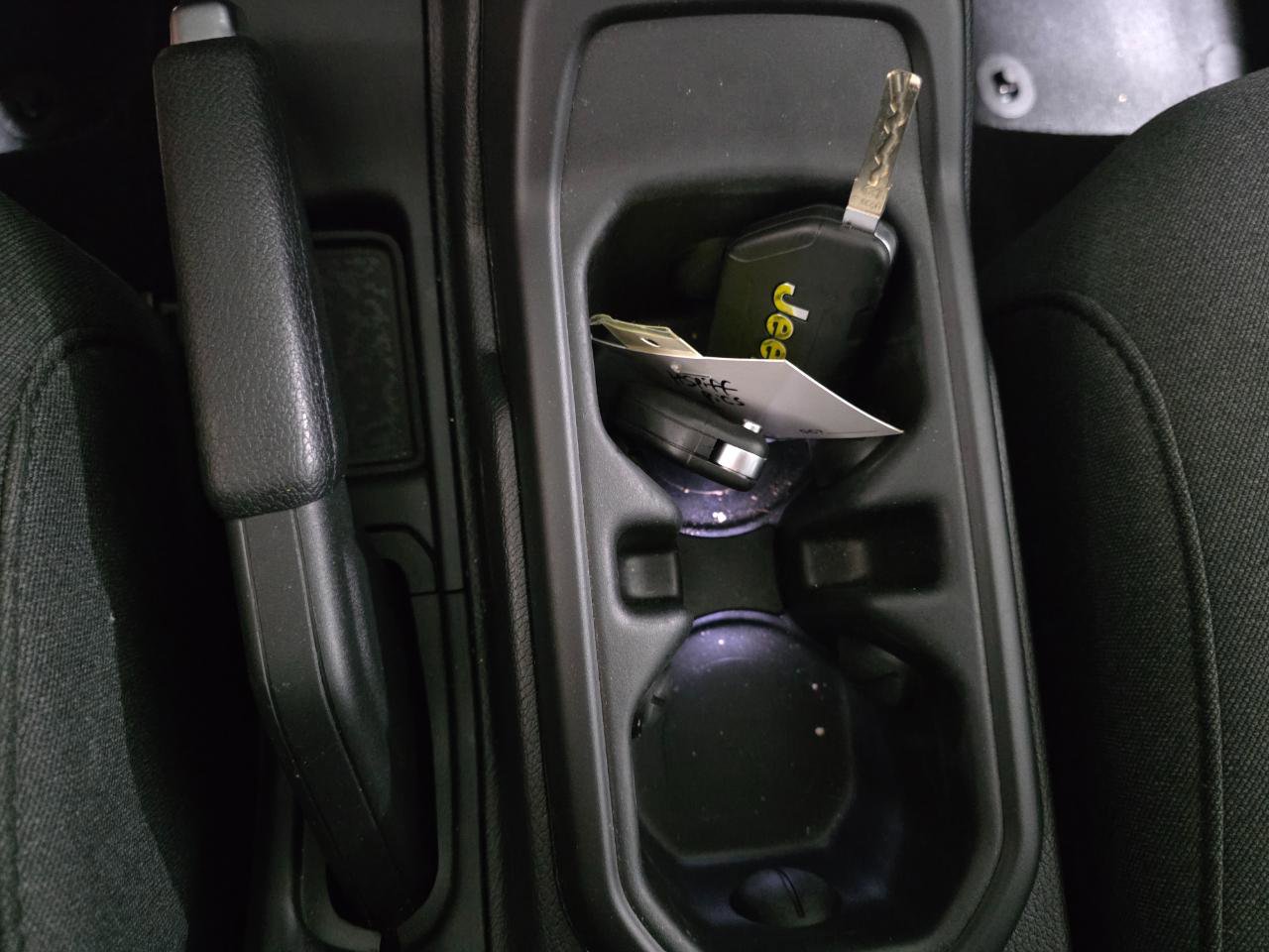 Used 2025 Jeep Gladiator Sport image 40