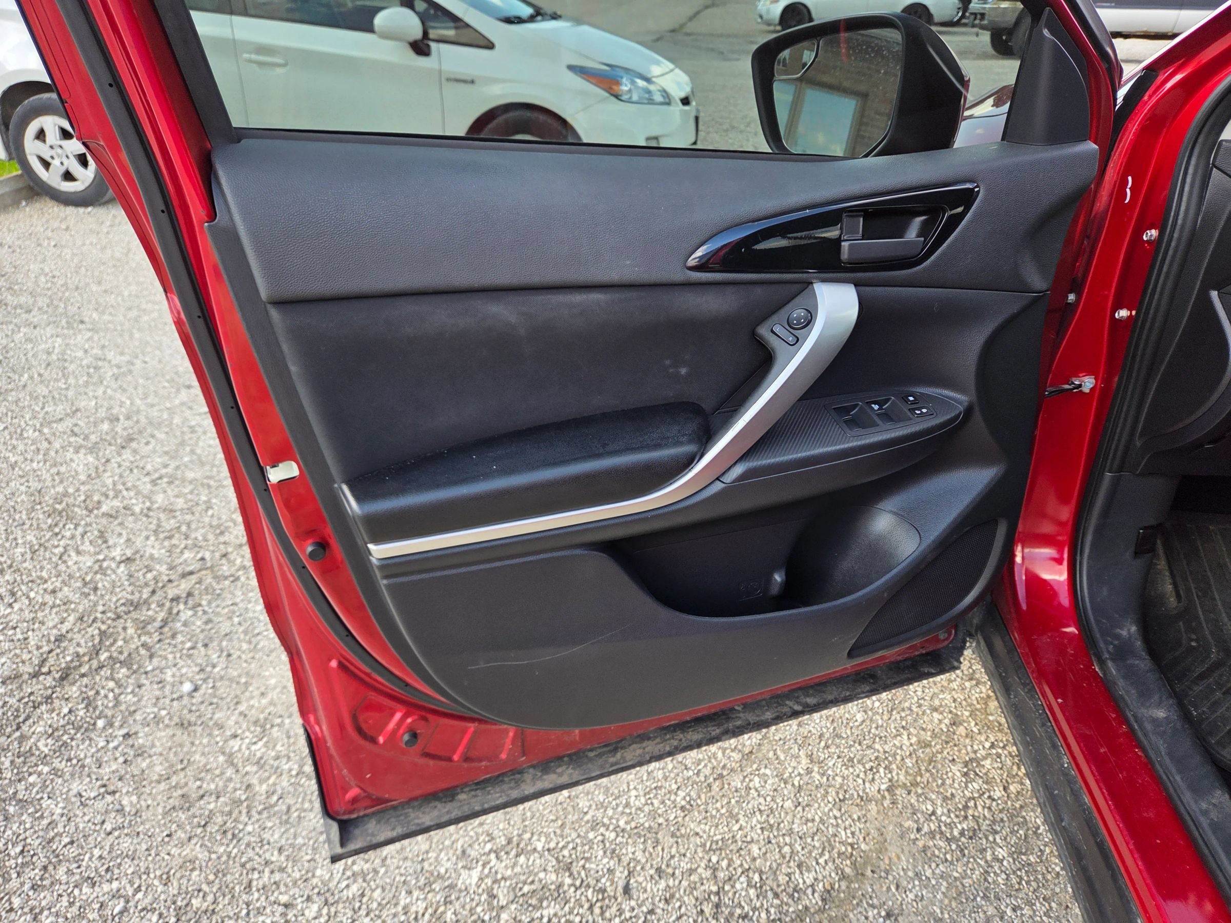 Used 2020 Mitsubishi Eclipse Cross ES FWD image 12