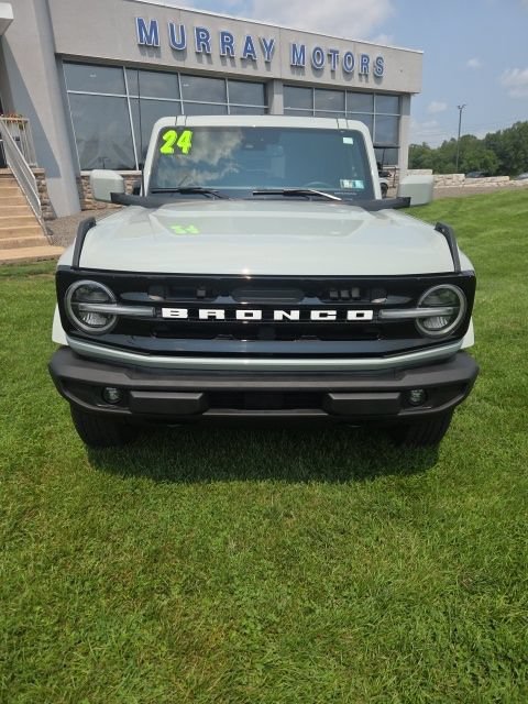 Used 2024 Ford Bronco Outer Banks AWD/4WD image 2