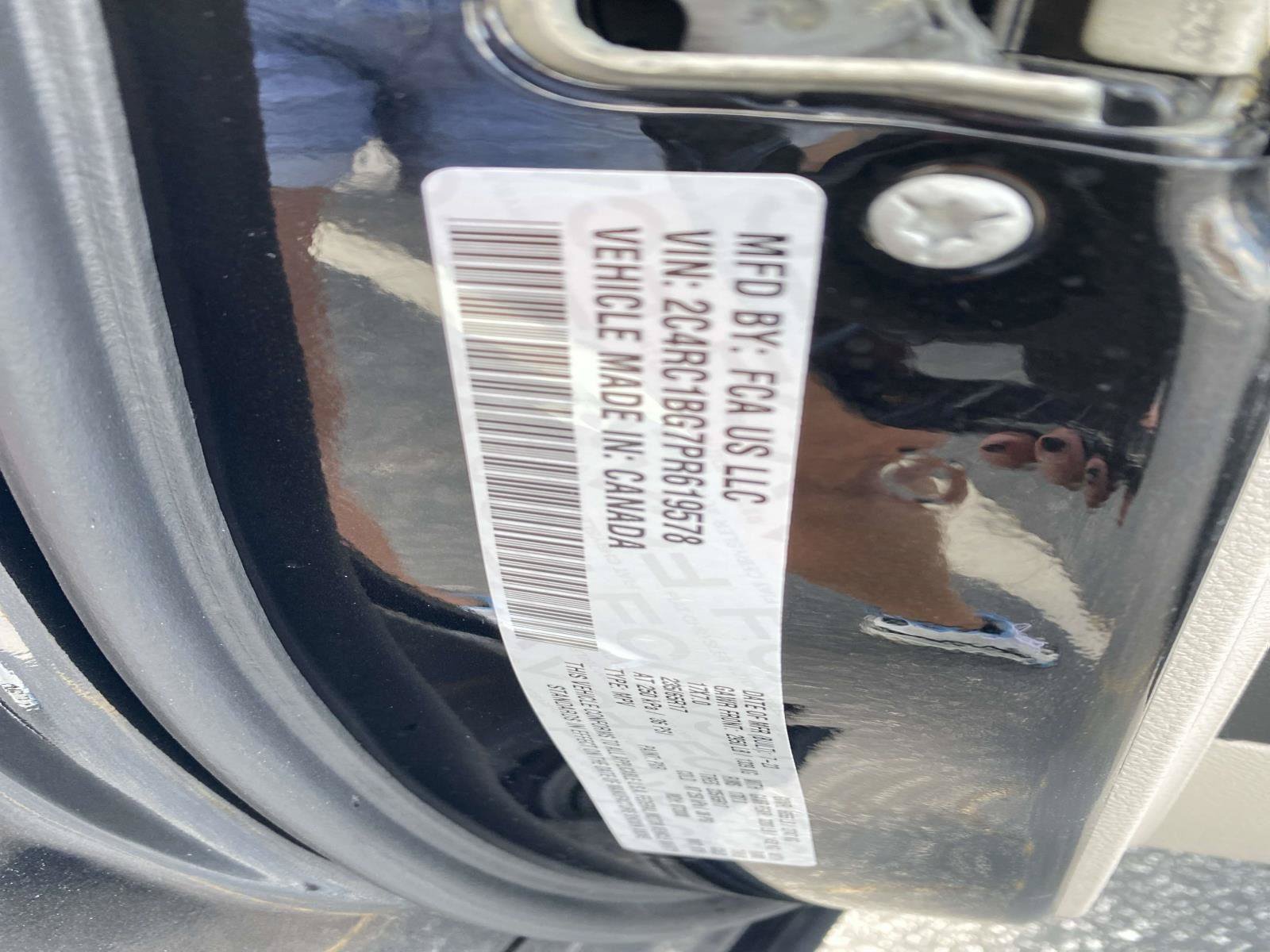 Used 2023 Chrysler Pacifica Touring-L FWD image 24