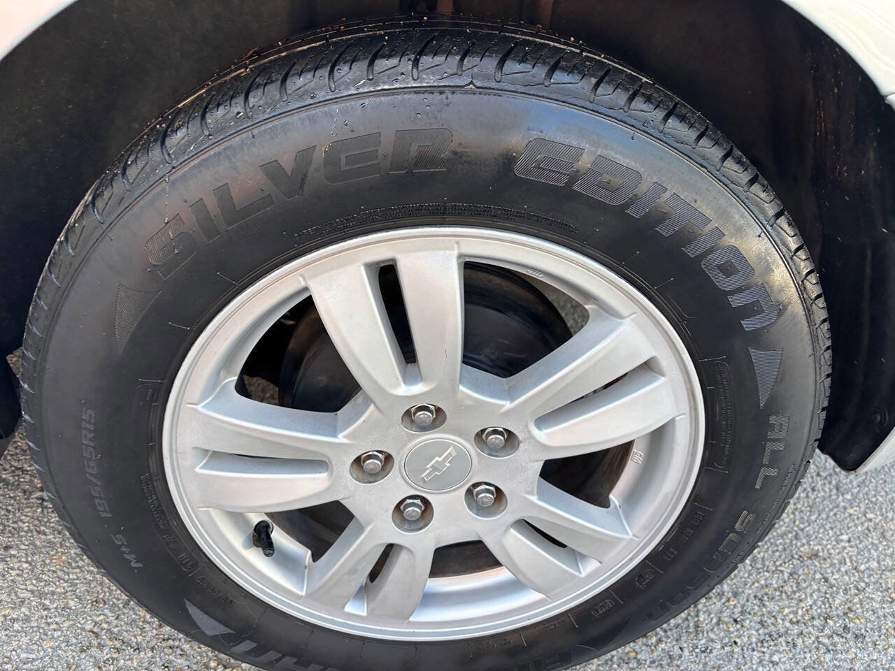 Used 2015 Chevrolet Sonic LT image 35