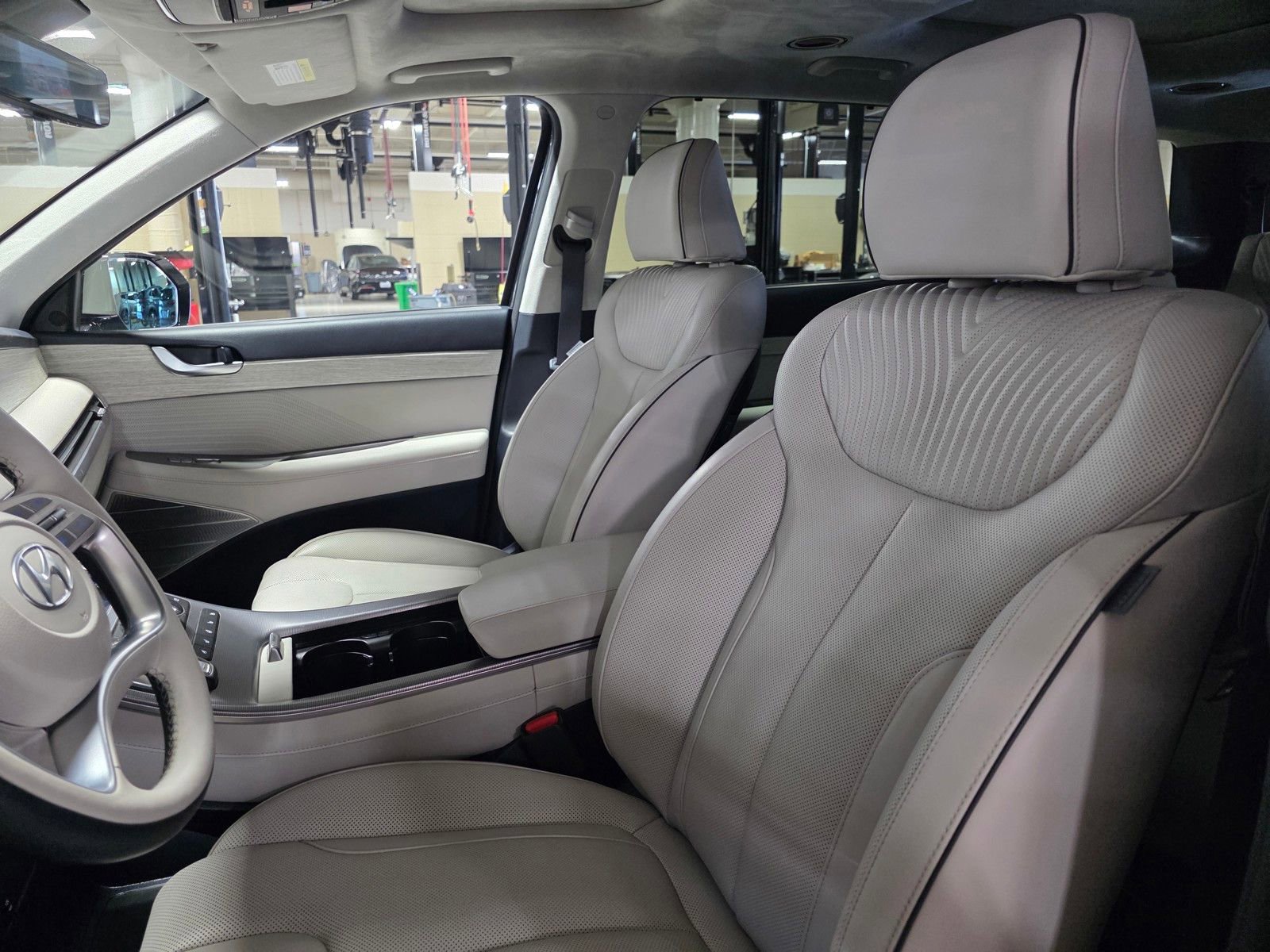 Used 2024 Hyundai Palisade Calligraphy image 26