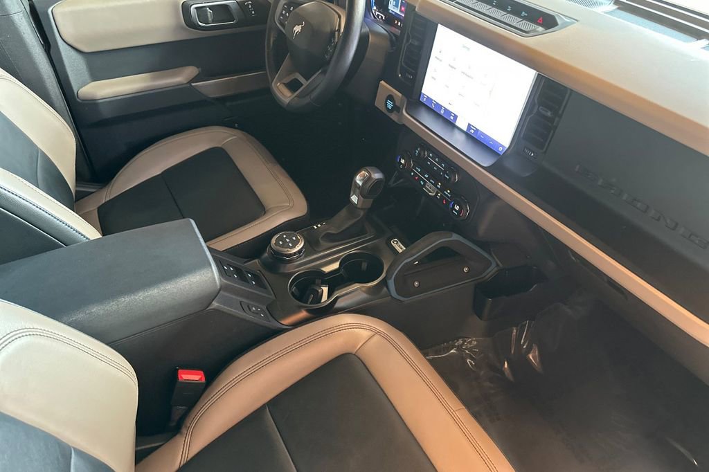 Used 2023 Ford Bronco Wildtrak image 16
