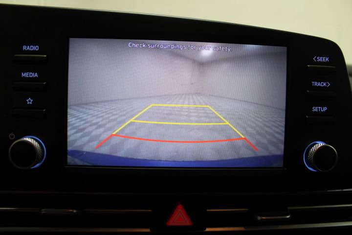 Used 2023 Hyundai Elantra SEL image 4