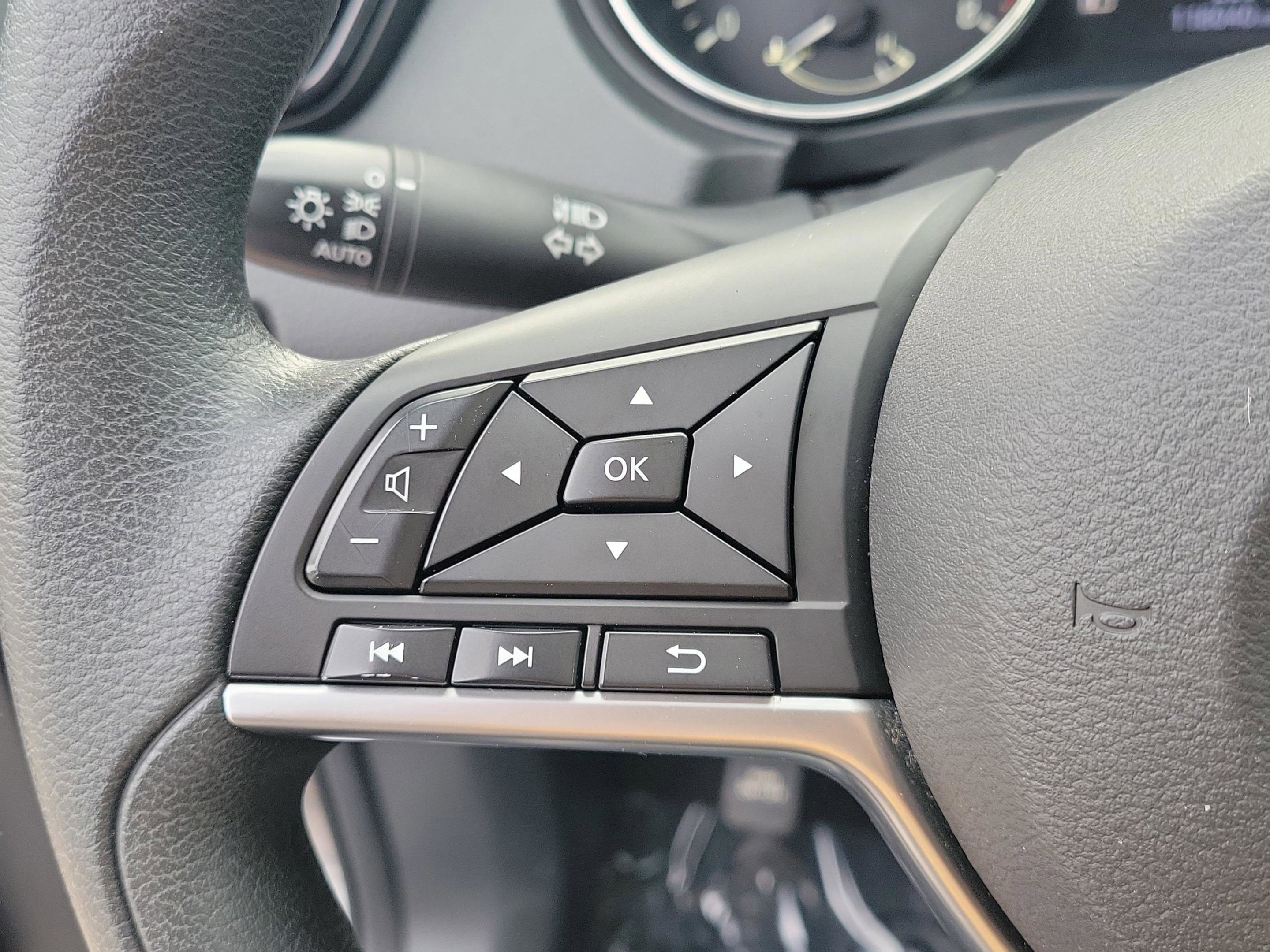 Used 2019 Nissan Rogue Sport SV image 27