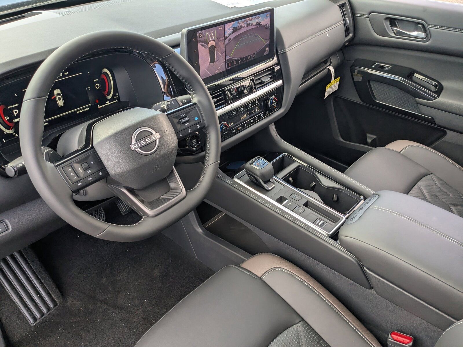 New 2026 Nissan Pathfinder Platinum FWD image 11