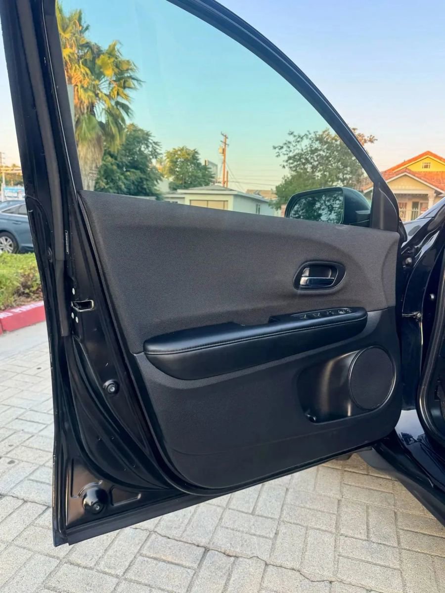 Used 2019 Honda HR-V LX image 16