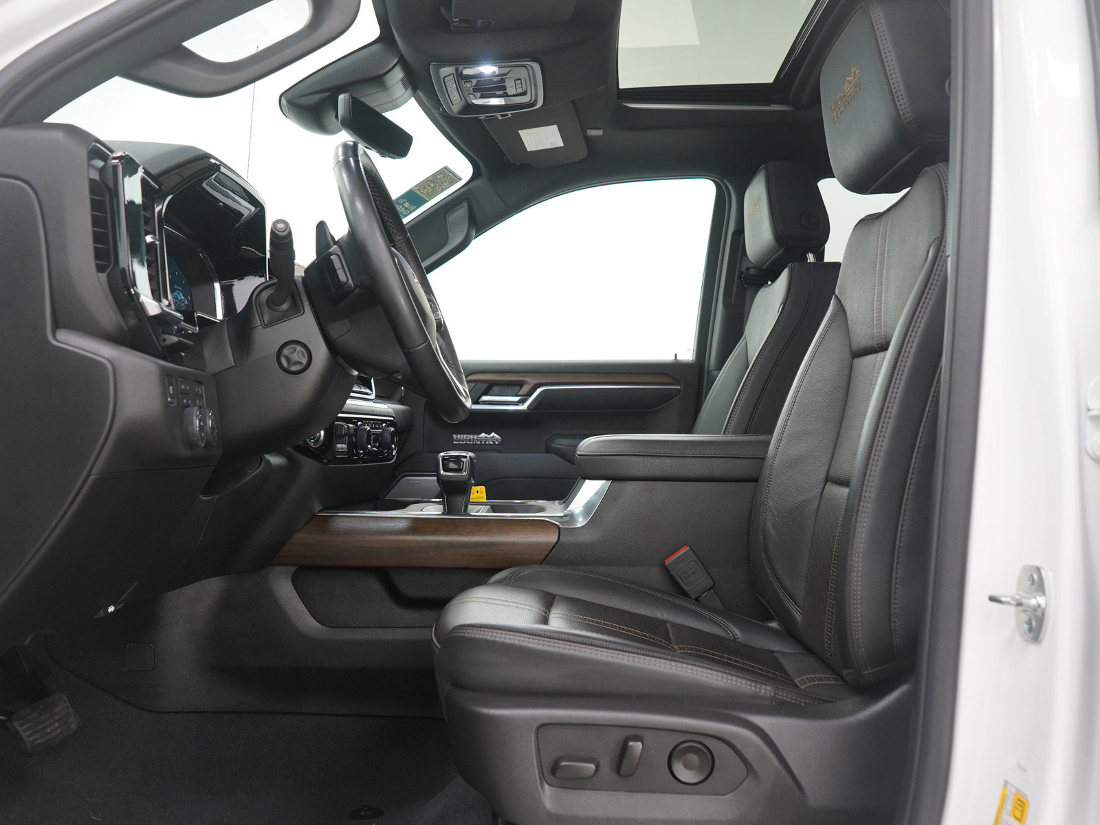 Used 2025 Chevrolet Silverado 1500 High Country image 23