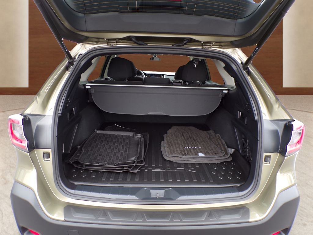 Used 2023 Subaru Outback Premium image 13