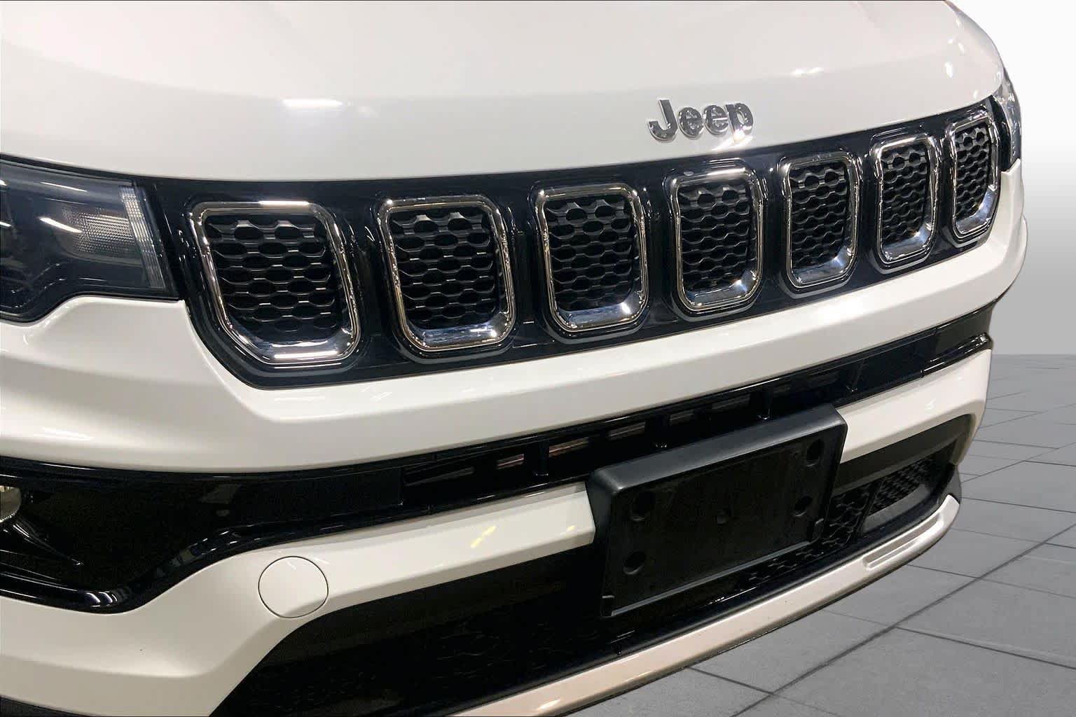 Used 2023 Jeep Compass Limited AWD/4WD image 29