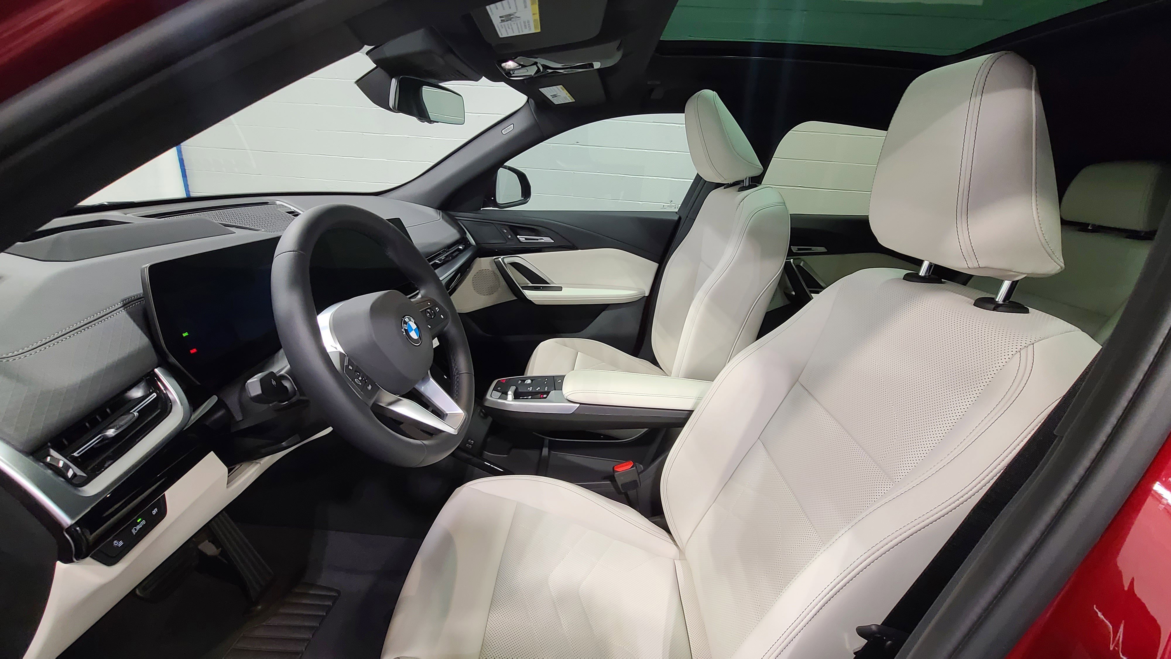 Used 2026 BMW X2 xDrive28i w/ Technology Package AWD/4WD image 12