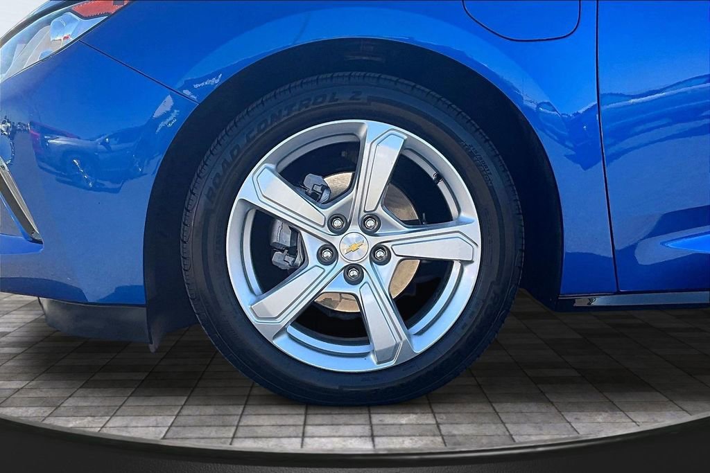 Used 2017 Chevrolet Volt LT w/ Comfort Package image 9