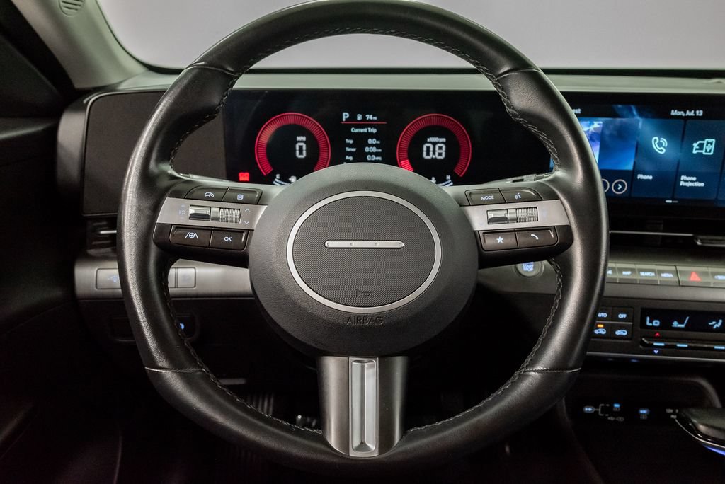 Used 2025 Hyundai Kona SEL FWD image 13