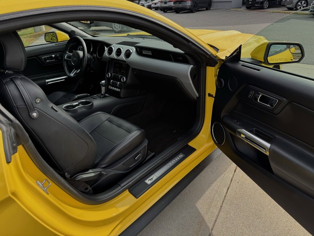 Used 2015 Ford Mustang Premium image 24