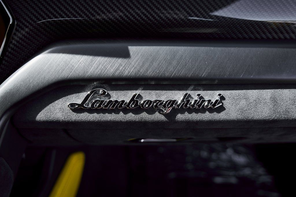 Used 2021 Lamborghini Urus AWD/4WD image 41