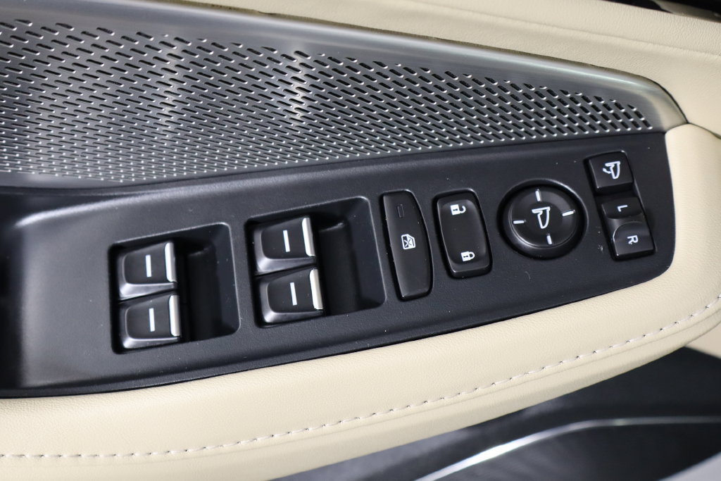Used 2023 Acura MDX w/ Technology Package FWD image 21