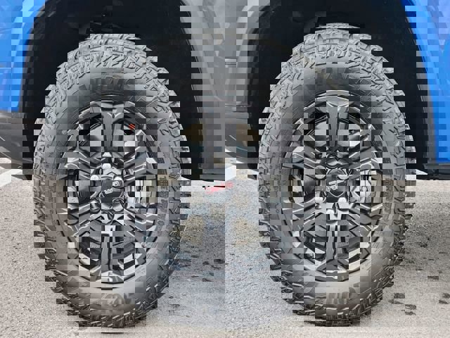 New 2025 GMC Canyon Elevation w/ Convenience Package image 8