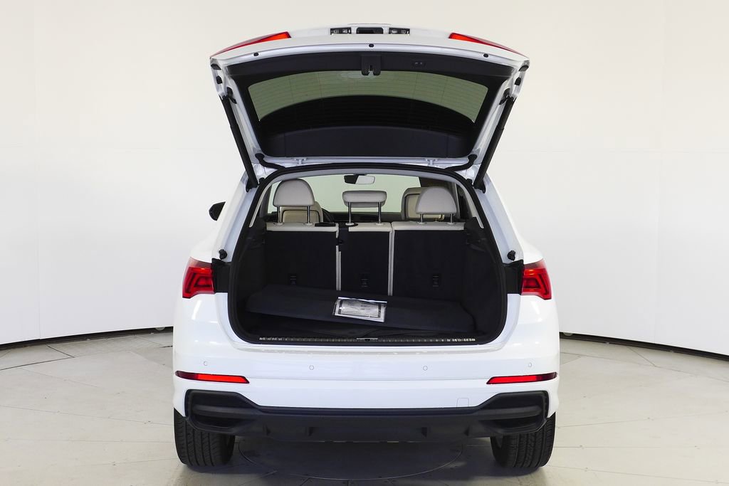 Used 2023 Audi Q3 2.0T Premium w/ Convenience Package image 10