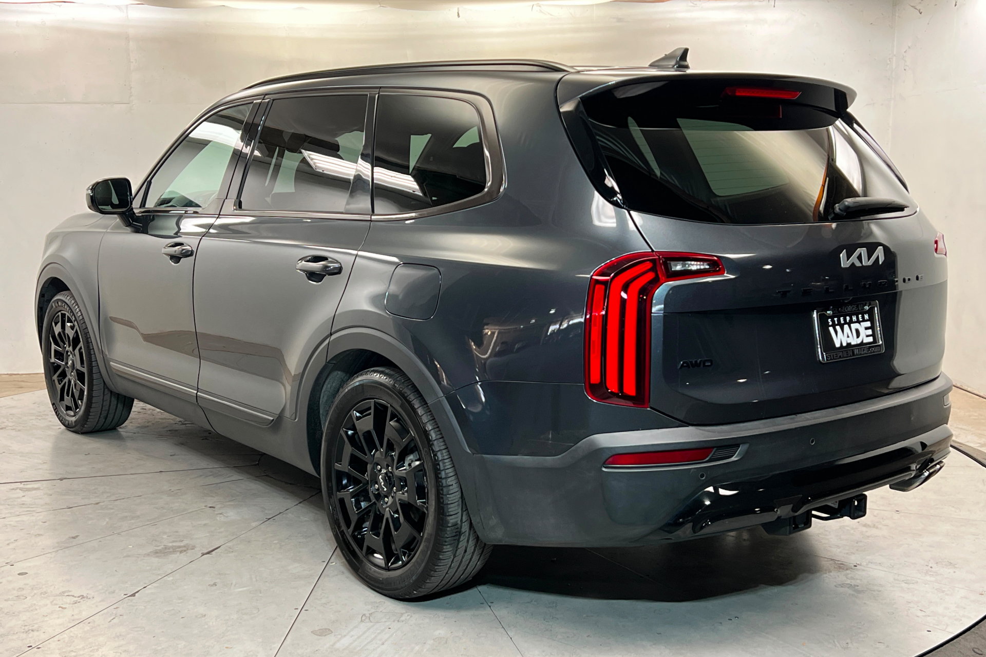 Used 2022 Kia Telluride SX w/ SX Prestige Package AWD/4WD image 3