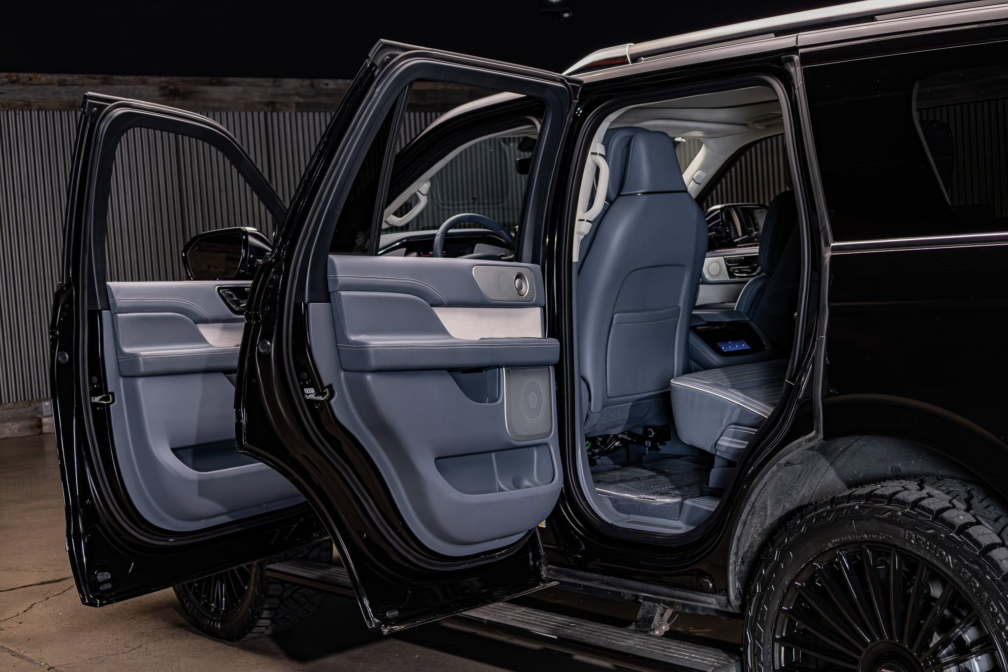 Used 2024 Lincoln Navigator Black Label image 29