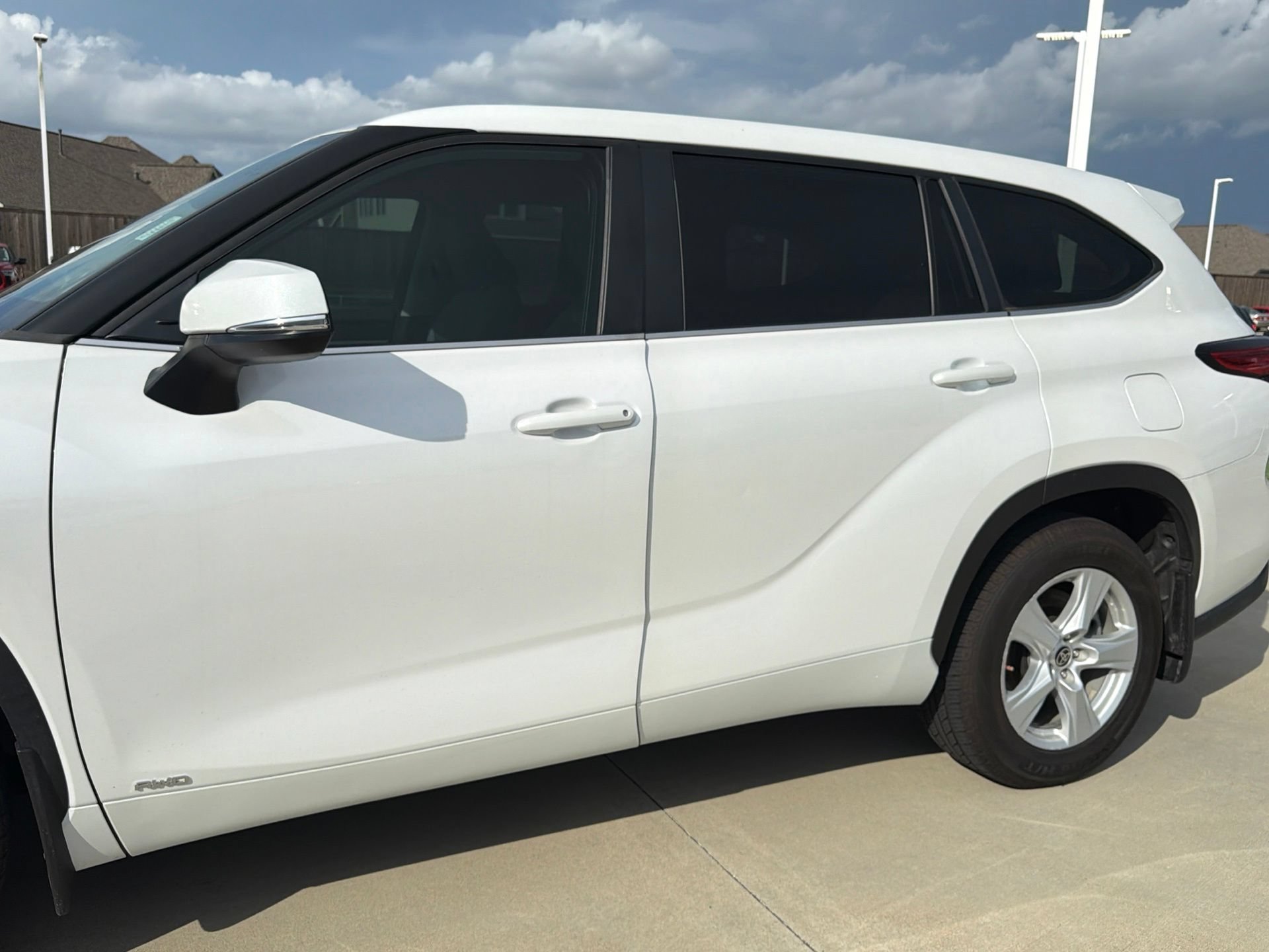 Used 2023 Toyota Highlander LE AWD/4WD image 6