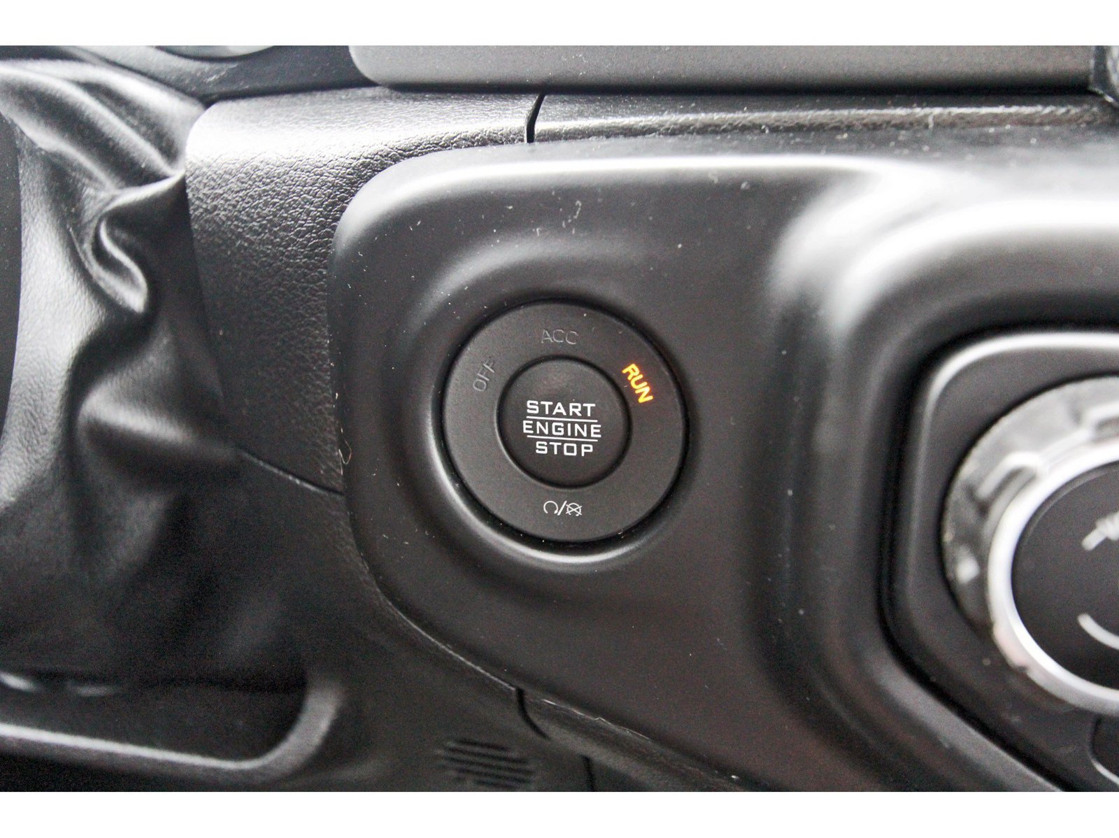 Used 2023 Jeep Wrangler Sport AWD/4WD image 18