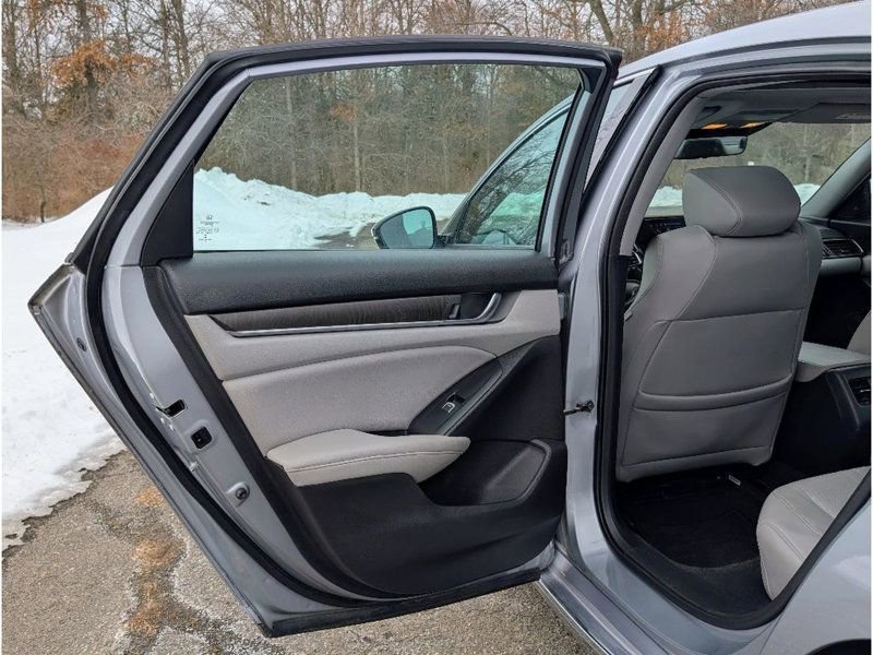 Used 2018 Honda Accord EX-L image 9