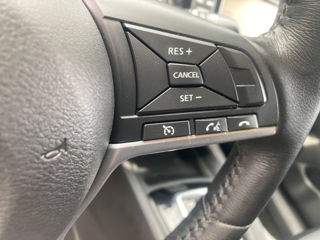Used 2017 Nissan Rogue SL w/ SL Premium Package AWD/4WD image 40