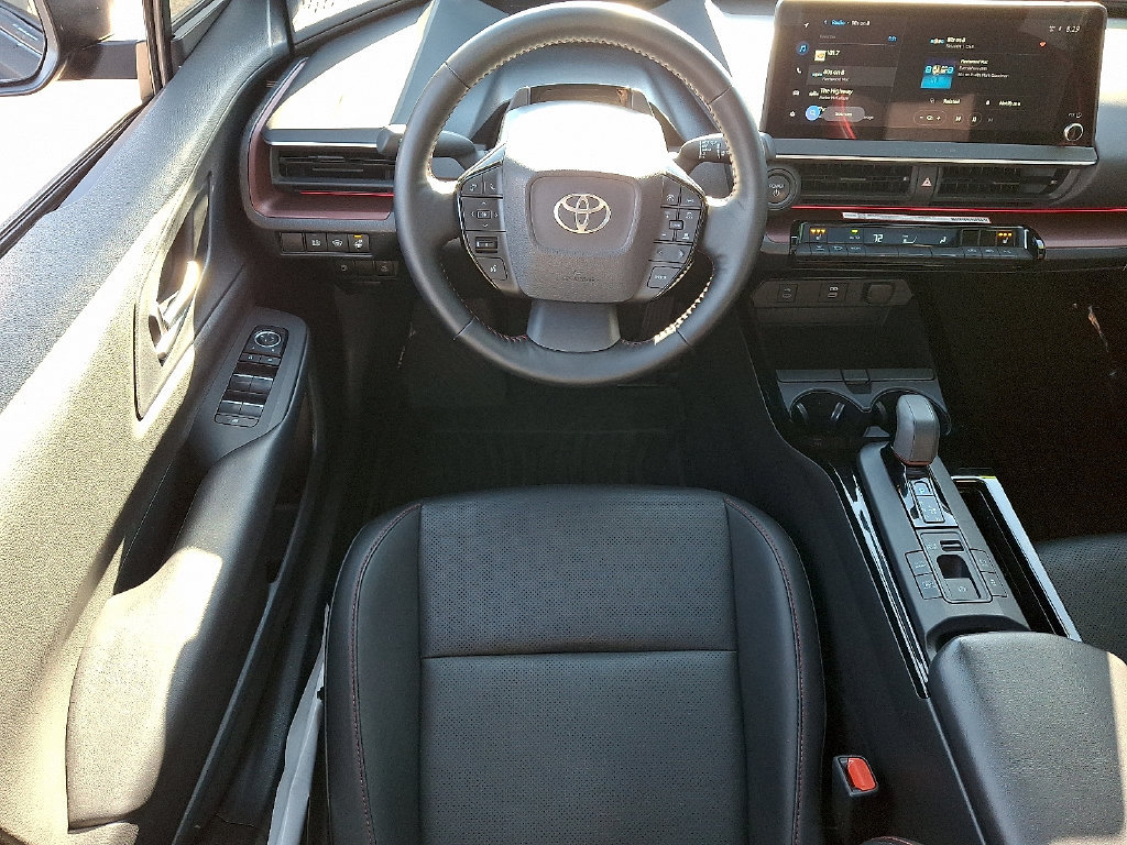 Used 2024 Toyota Prius Prime FWD image 13