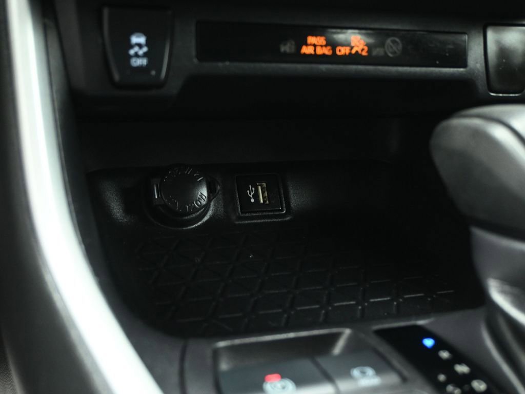 Used 2024 Toyota RAV4 LE image 16