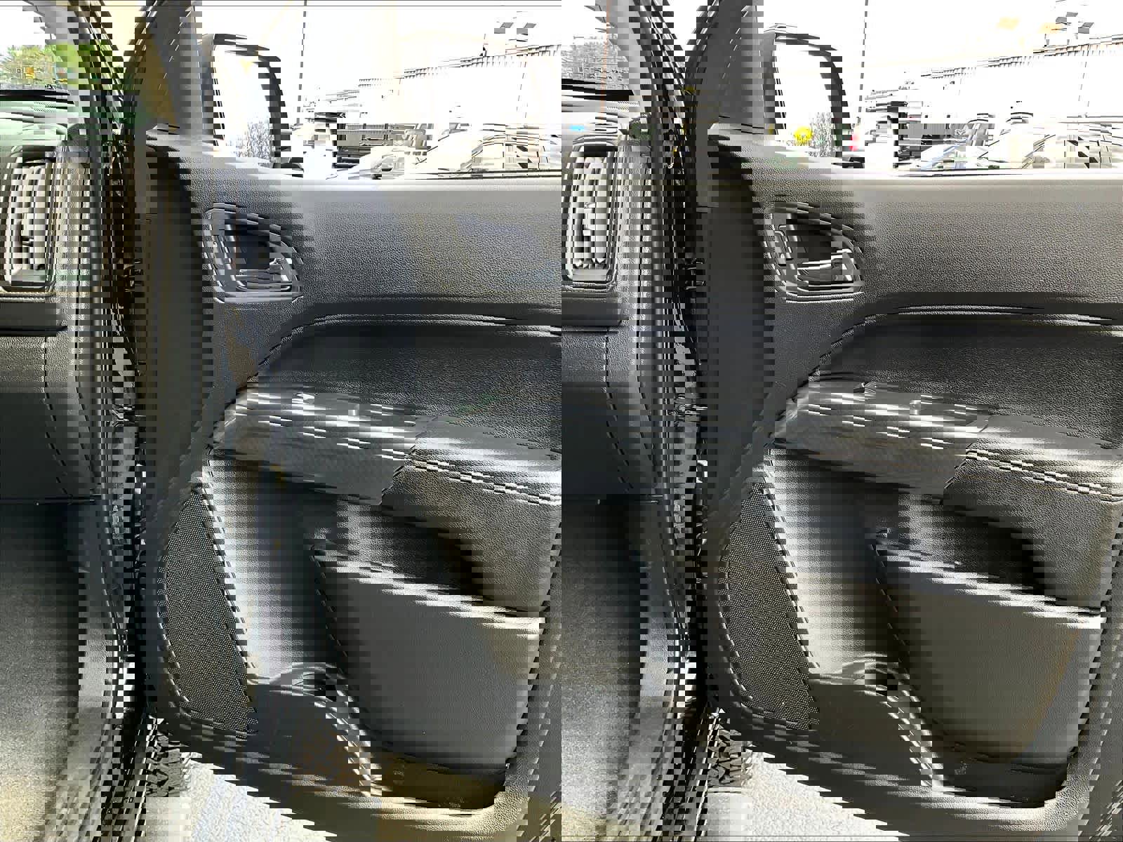 Used 2022 GMC Canyon AT4 w/ Trailering Package AWD/4WD image 12