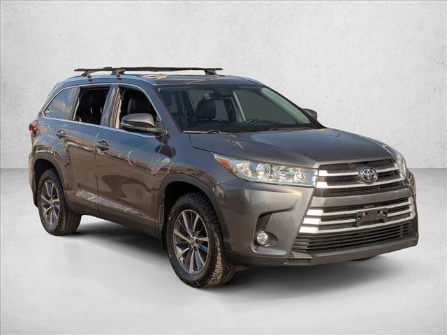 Used 2019 Toyota Highlander XLE image 3