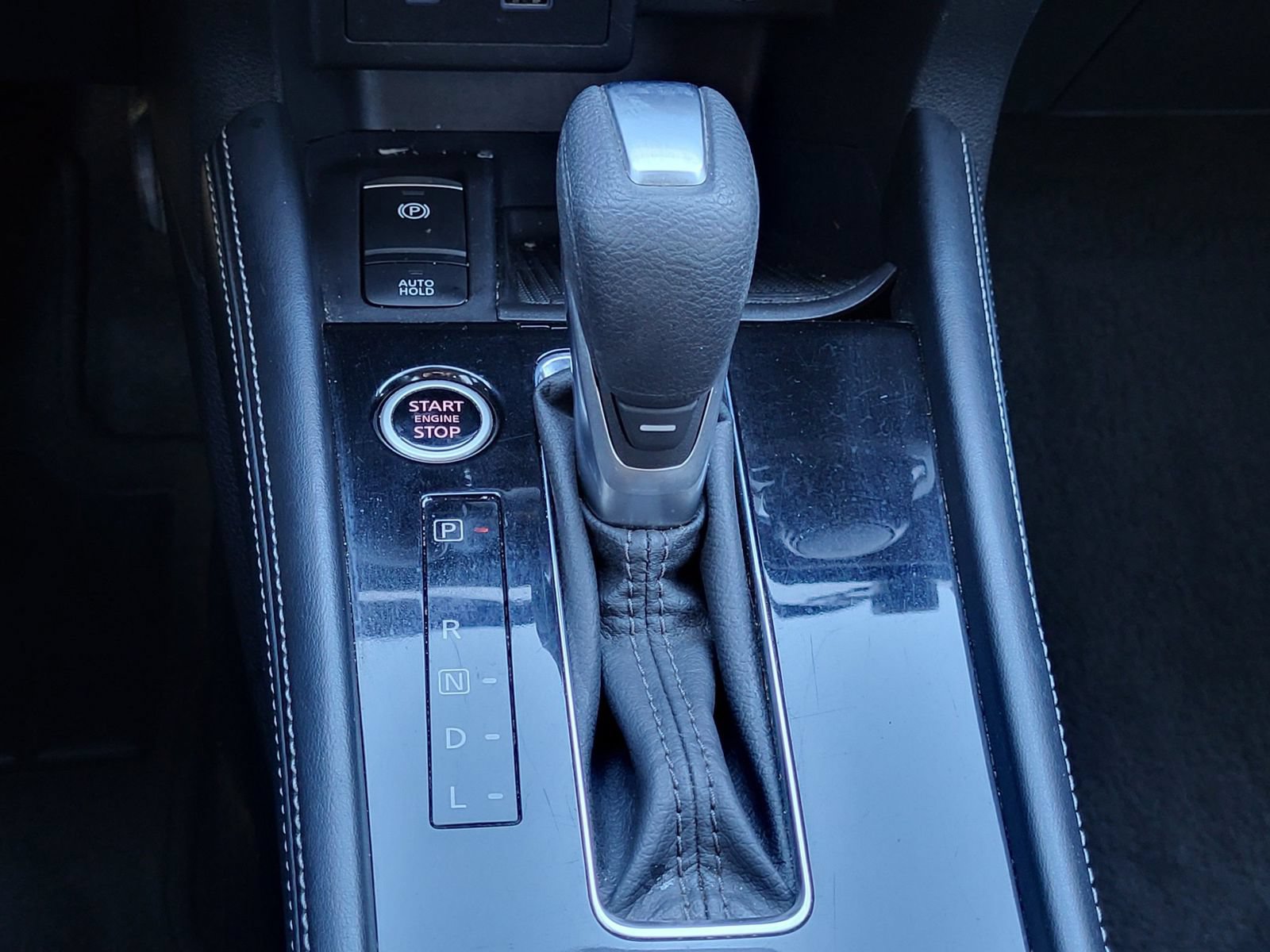Used 2023 Nissan Kicks SR FWD image 21