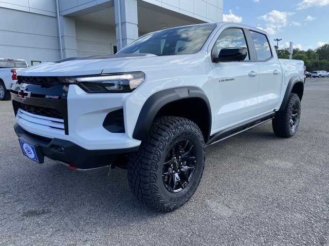 New 2025 Chevrolet Colorado ZR2 w/ Midnight Edition image 3