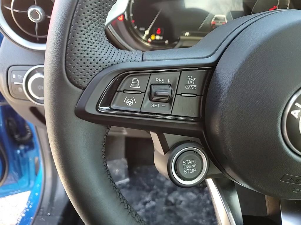 New 2025 Alfa Romeo Giulia AWD image 24